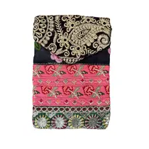 Bolsa Porta Celular Decorada com Tiras Bordadas