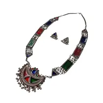 Conjunto Placas Colar e Brincos Prateados/ Esmaltados
