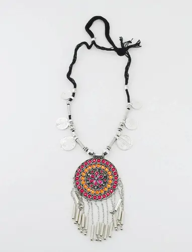 Colar Placa Redonda com Strass